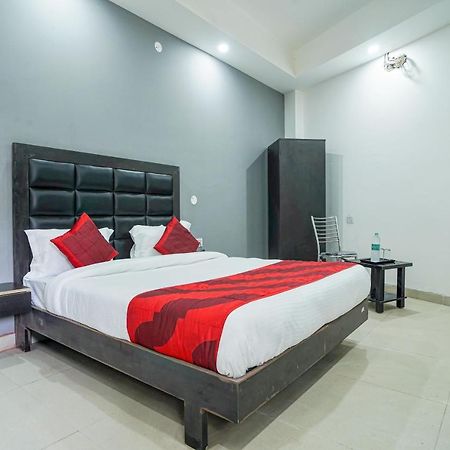 نيودلهي Hotel Red Snapper Couple Friendly At West Delhi المظهر الخارجي الصورة