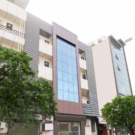 نيودلهي Hotel Red Snapper Couple Friendly At West Delhi المظهر الخارجي الصورة