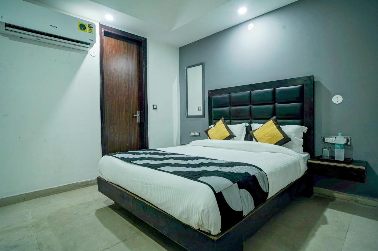 نيودلهي Hotel Red Snapper Couple Friendly At West Delhi المظهر الخارجي الصورة
