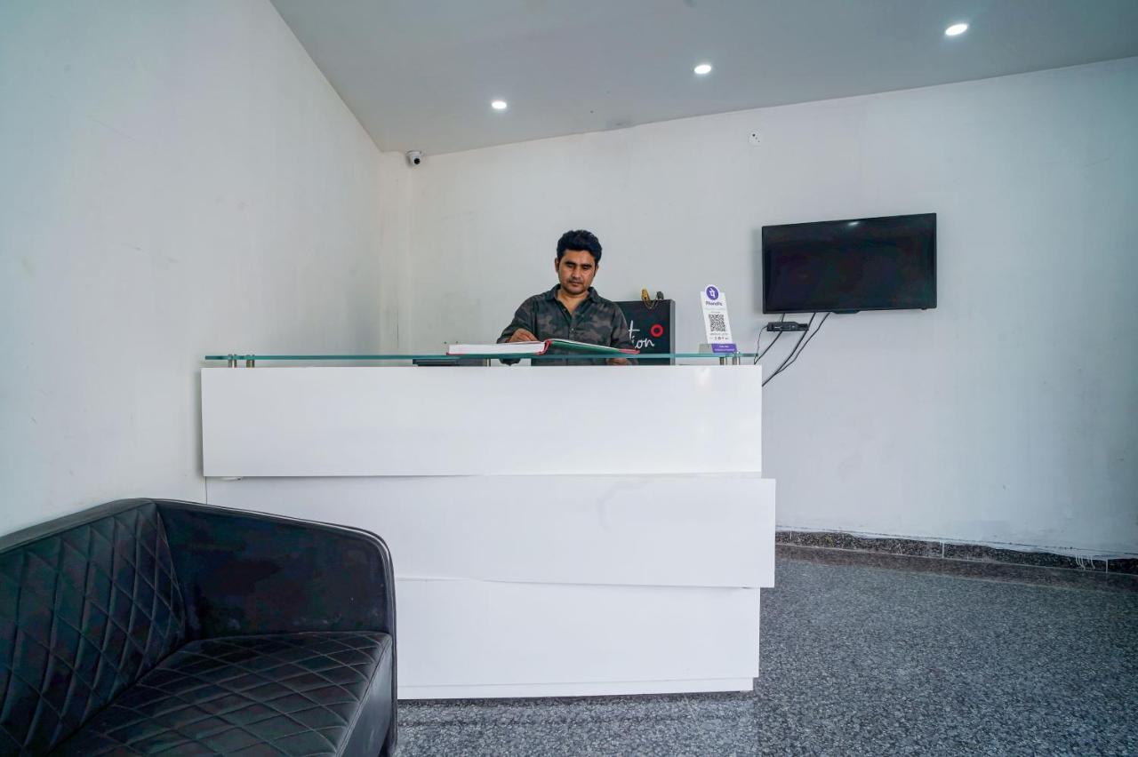 نيودلهي Hotel Red Snapper Couple Friendly At West Delhi المظهر الخارجي الصورة