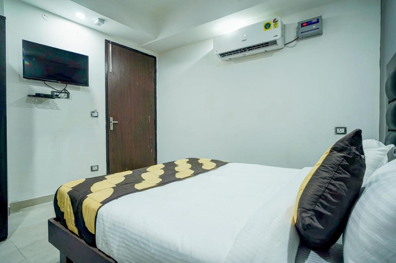 نيودلهي Hotel Red Snapper Couple Friendly At West Delhi المظهر الخارجي الصورة