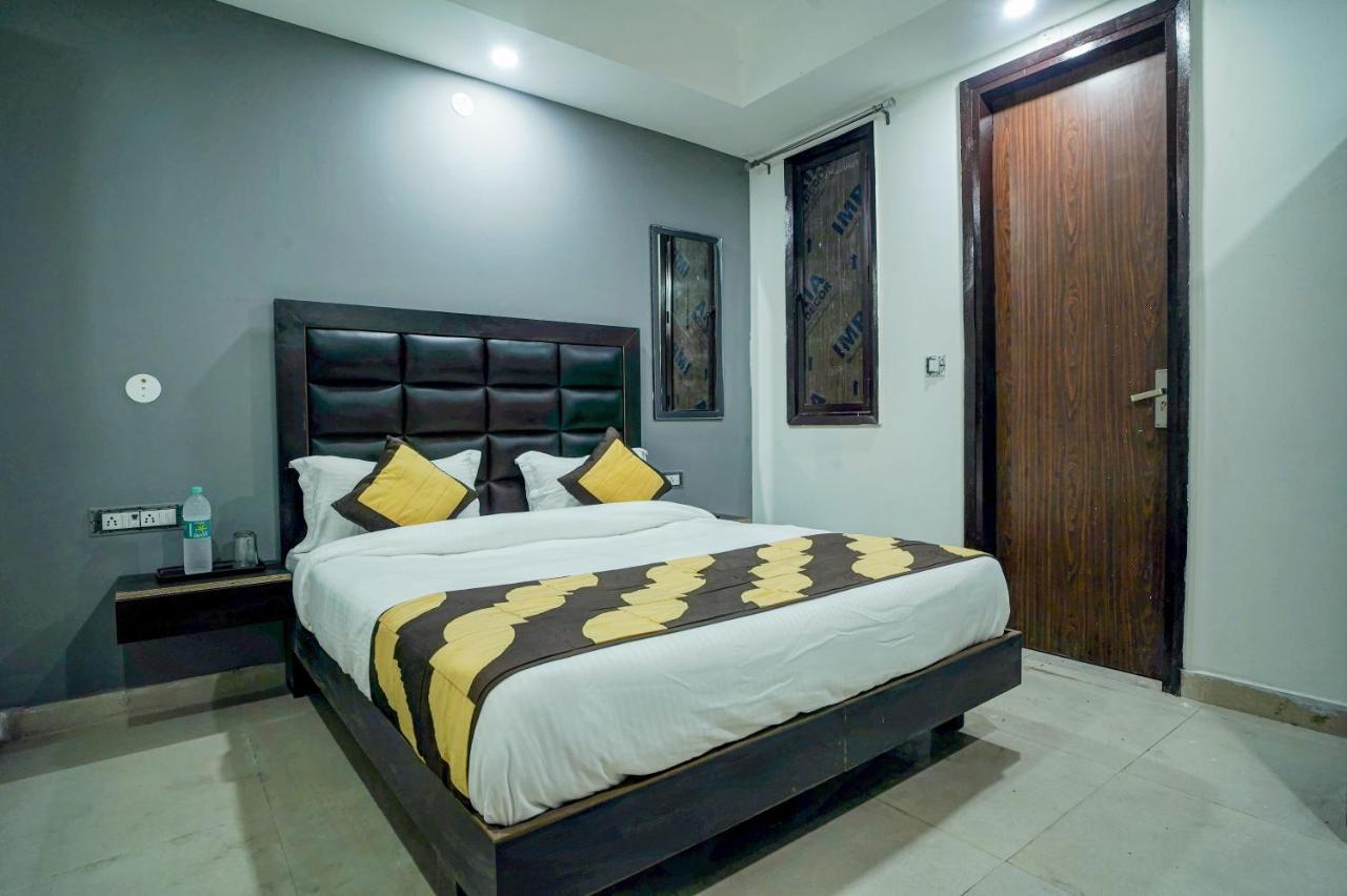 نيودلهي Hotel Red Snapper Couple Friendly At West Delhi المظهر الخارجي الصورة