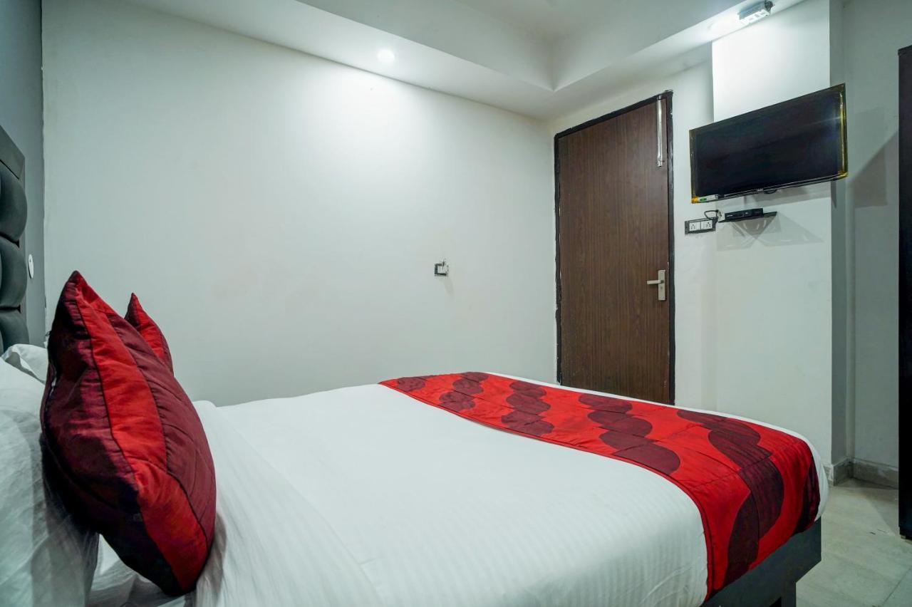 نيودلهي Hotel Red Snapper Couple Friendly At West Delhi المظهر الخارجي الصورة