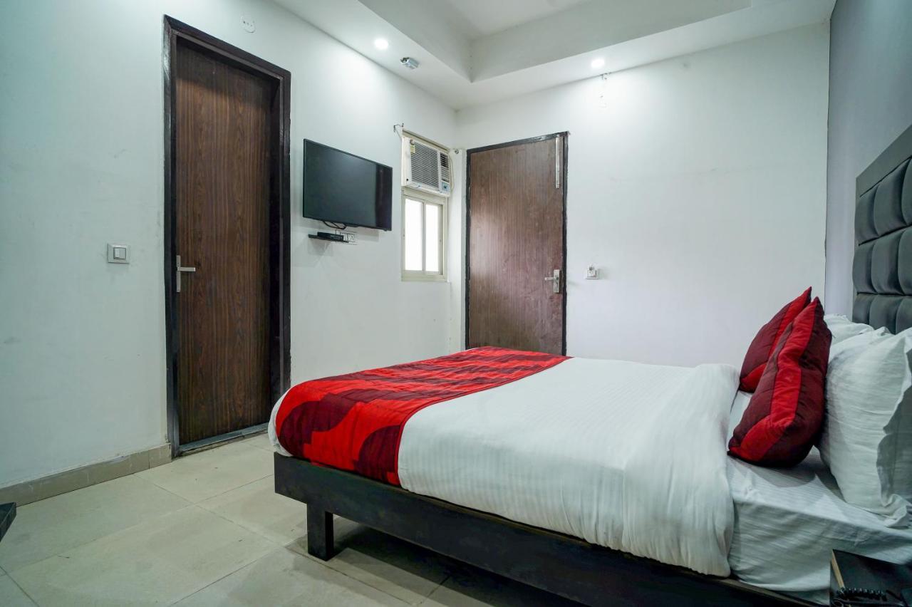 نيودلهي Hotel Red Snapper Couple Friendly At West Delhi المظهر الخارجي الصورة
