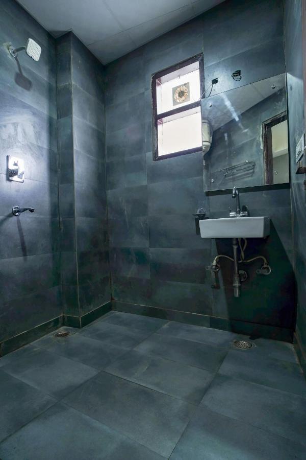 نيودلهي Hotel Red Snapper Couple Friendly At West Delhi المظهر الخارجي الصورة