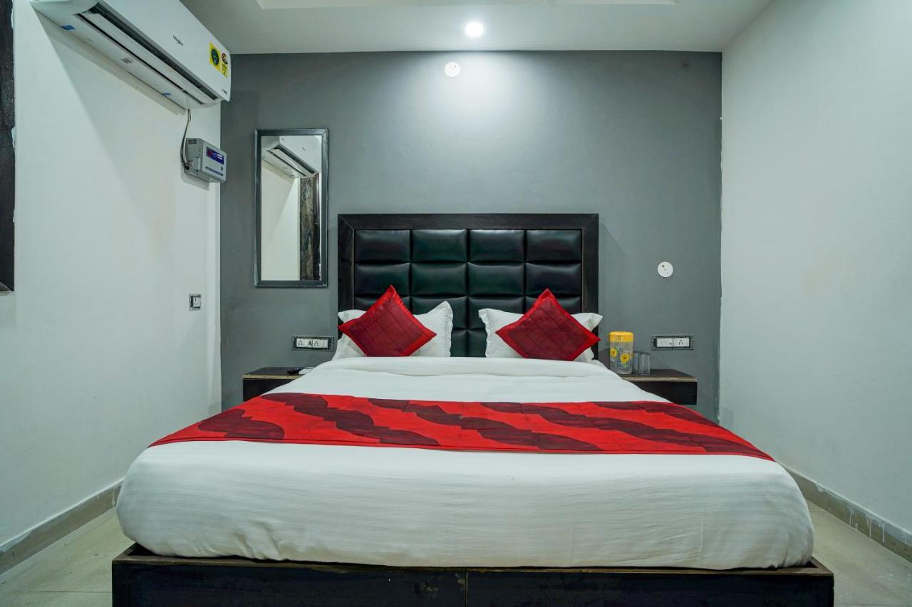 نيودلهي Hotel Red Snapper Couple Friendly At West Delhi المظهر الخارجي الصورة