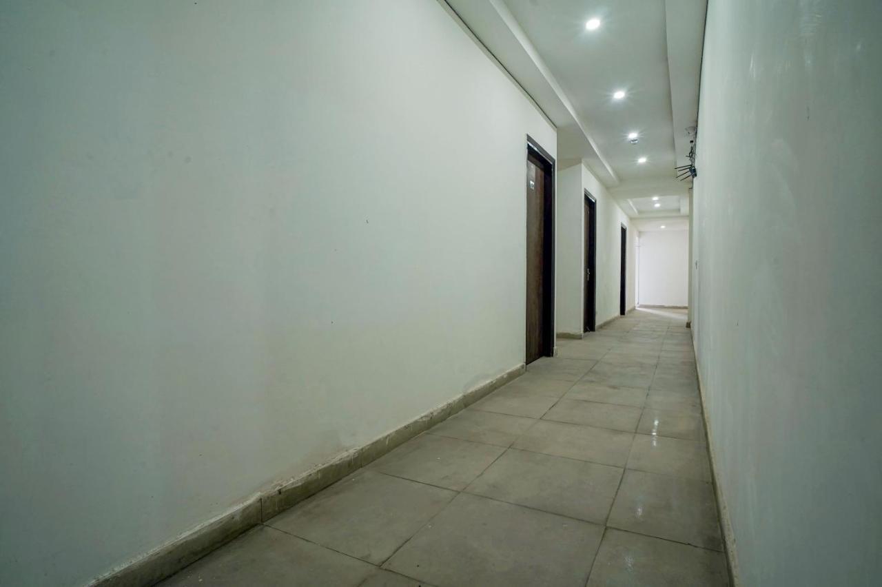نيودلهي Hotel Red Snapper Couple Friendly At West Delhi المظهر الخارجي الصورة